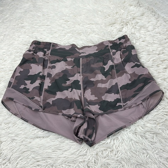 Lululemon Hotty Hot High-Rise Lined Short 2.5" Heritage 365 Camo Misty Mauve - Picture 1 of 5